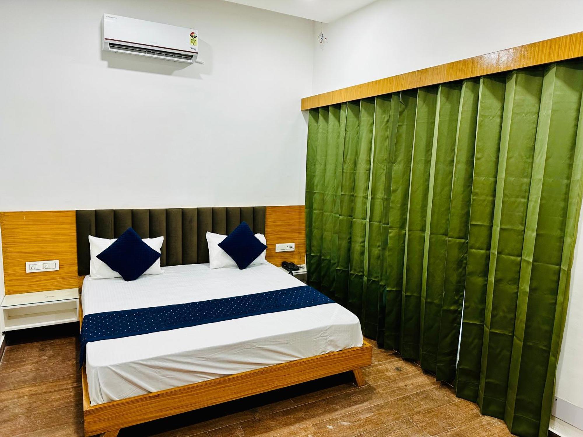 The Loya Hotel Muktsar Екстериор снимка