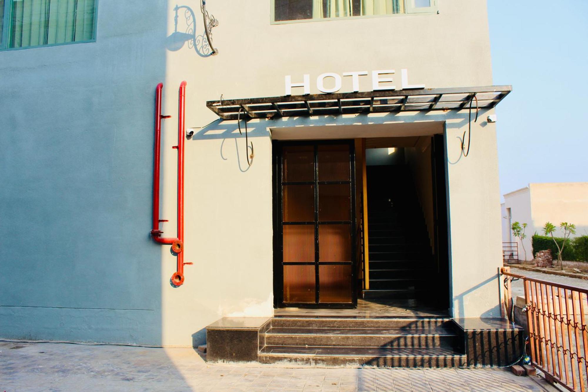 The Loya Hotel Muktsar Екстериор снимка