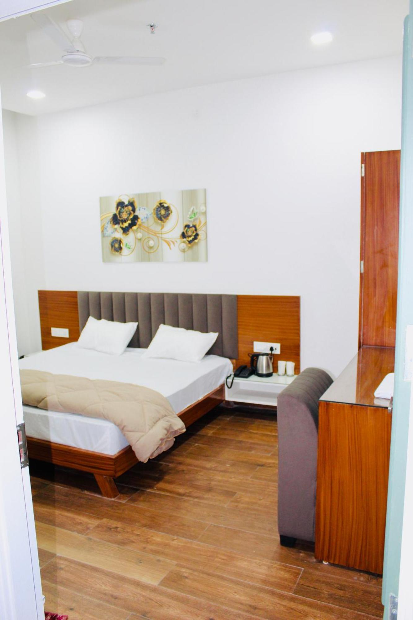The Loya Hotel Muktsar Екстериор снимка