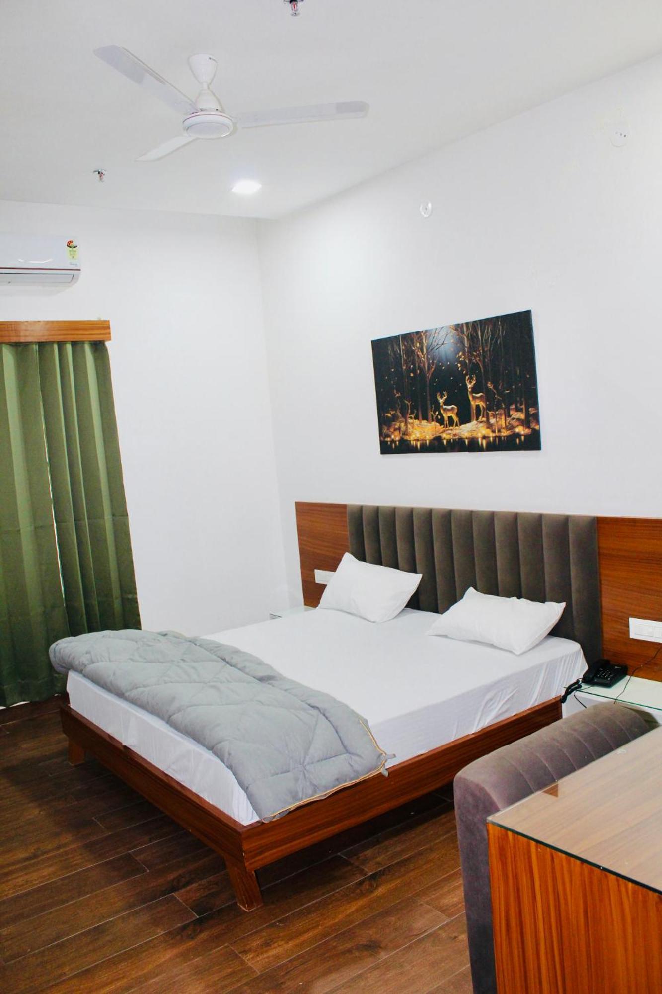 The Loya Hotel Muktsar Екстериор снимка